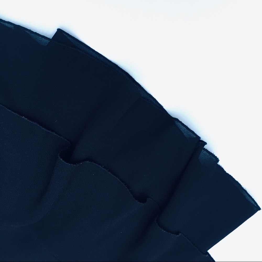 ❉ Flounce Ruffle Hem Skirt in Black Size XS - Picture 5 of 7